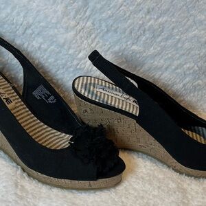 American Eagle Outfitters Fun and Flirty Black Wedges